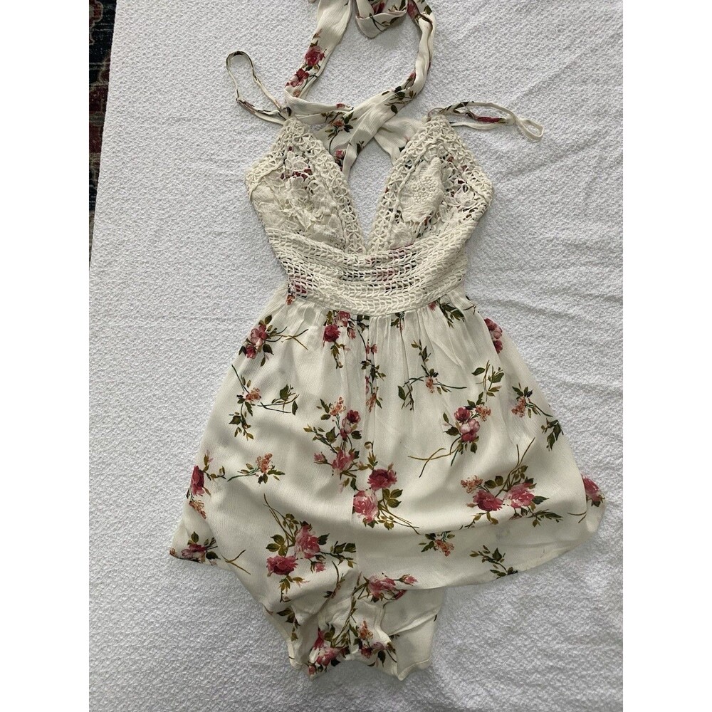 Illa Illa Floral Crochet Lace Halter Romper Boho Festival Summer Ivory Large
